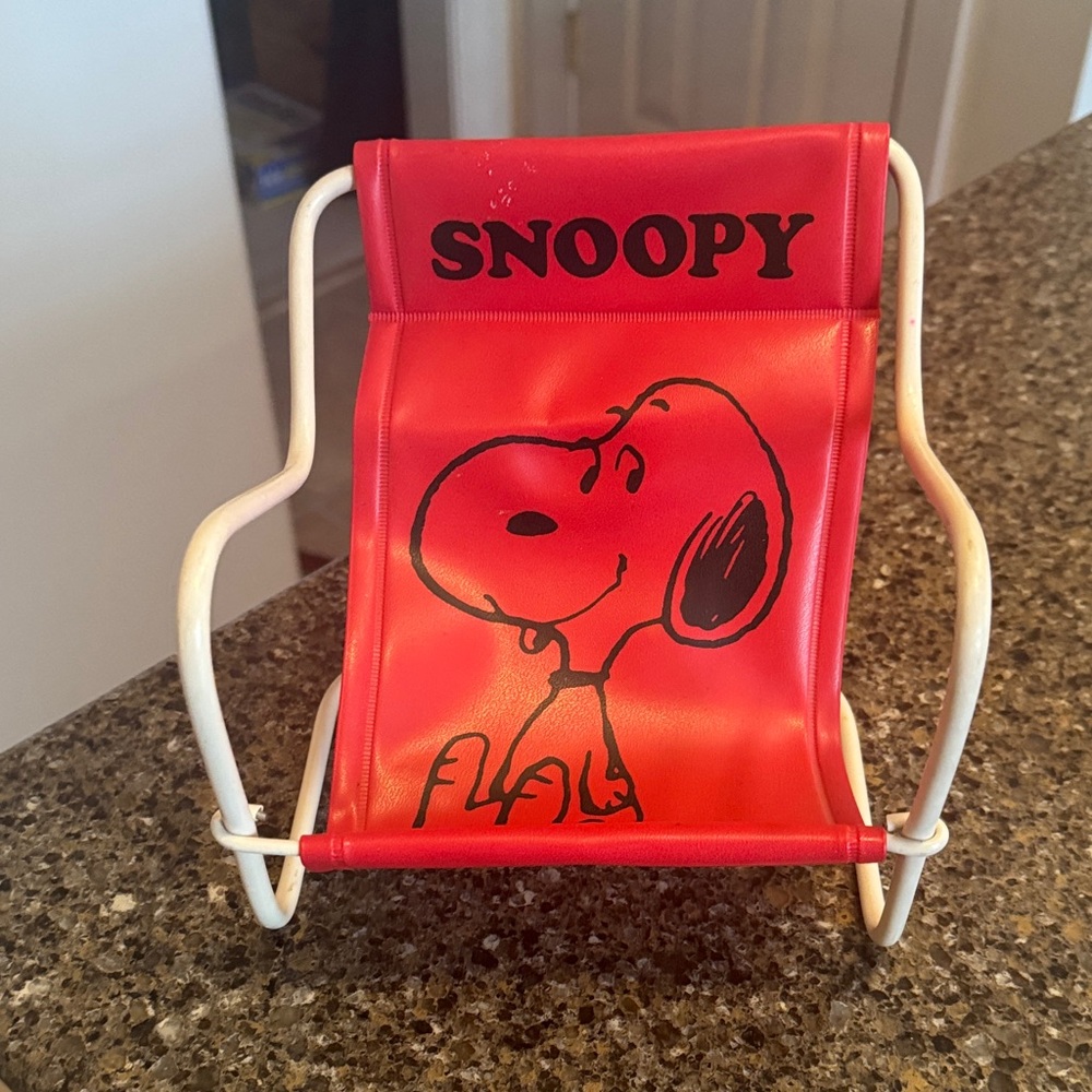Snoopy Mini Chair 1958 -Meant for plush 14" tall Also Good for American Girl 18"